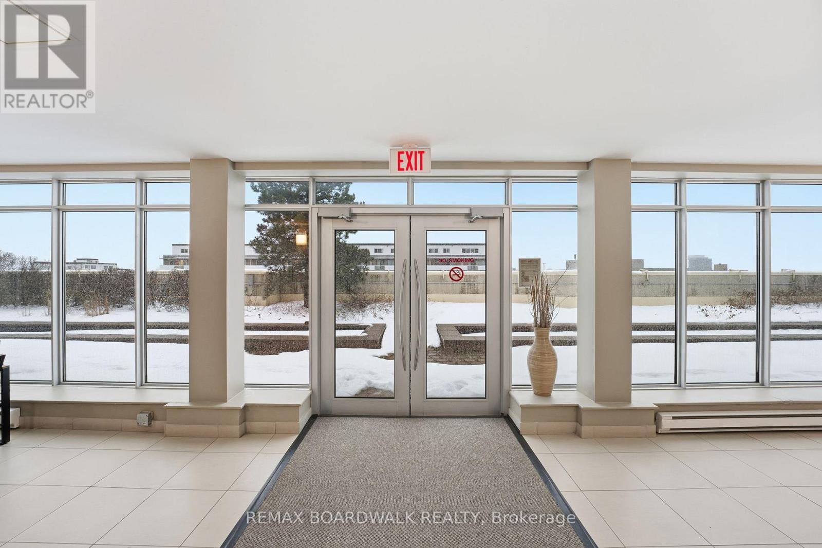 908 - 138 Somerset Street W, Ottawa, Ontario  K2P 0A3 - Photo 7 - X12684300