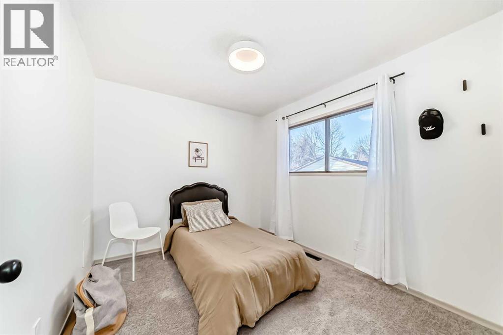 16 Bermondsey Crescent Nw, Calgary, Alberta  T3K 1W2 - Photo 19 - A2277848