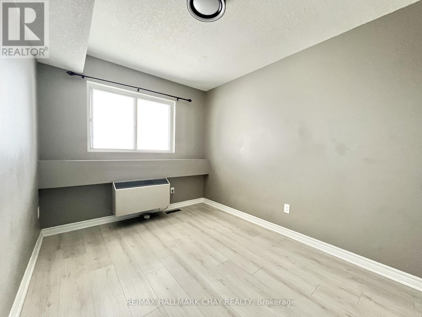 414 - 126 Bell Farm Road, Barrie, Ontario  L4M 6J3 - Photo 4 - S12684296