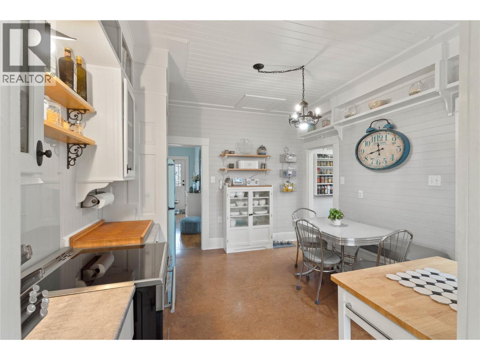 905 Munro Street, Kamloops, British Columbia  V2C 3G2 - Photo 9 - 10365414