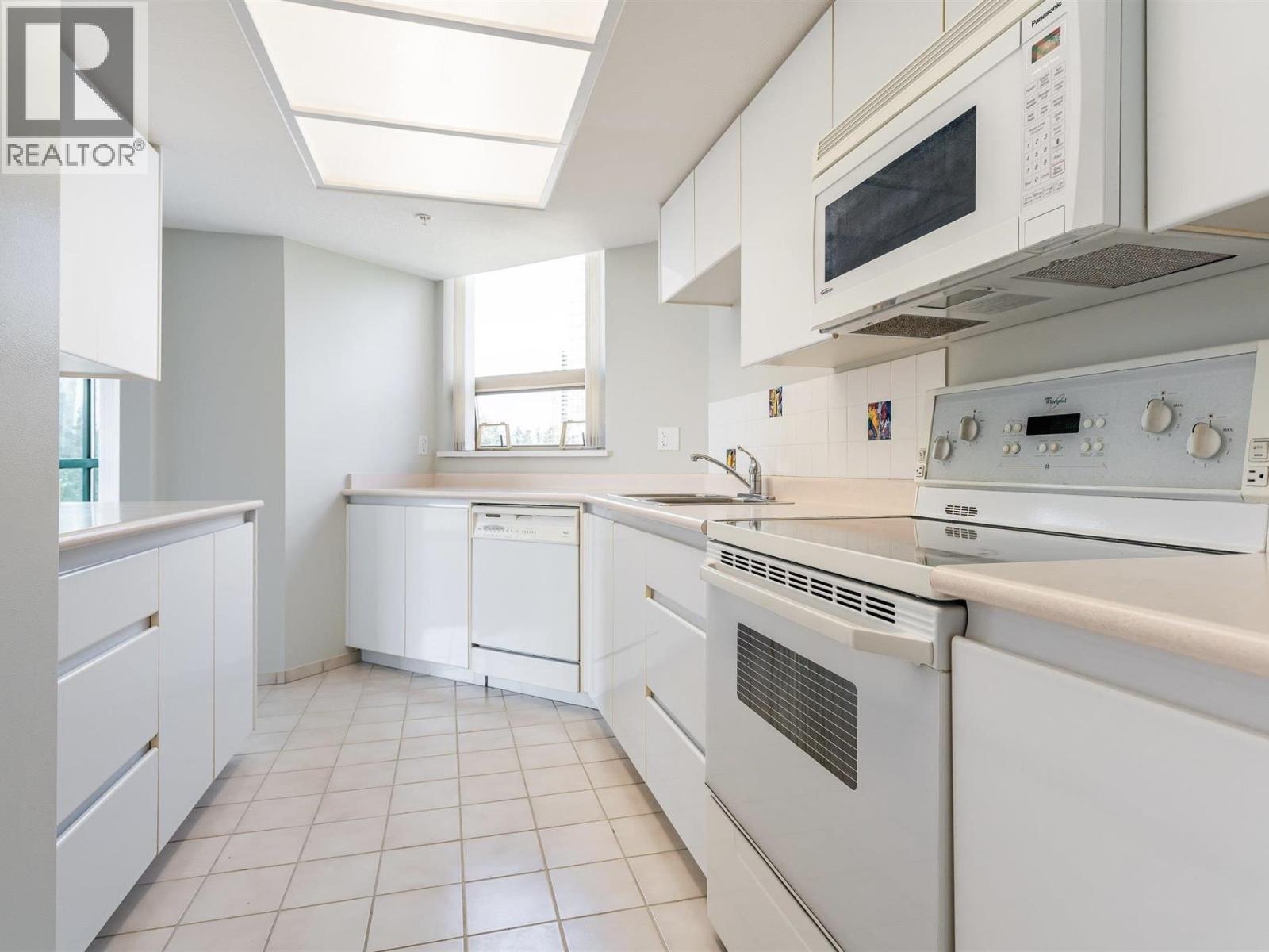 802 1190 Pipeline Road Road, Coquitlam, British Columbia  V3B 7T9 - Photo 11 - R3078053