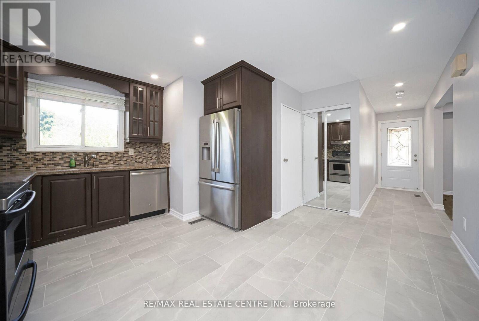 35 Madison Street, Brampton, Ontario  L6S 3C4 - Photo 13 - W12684310