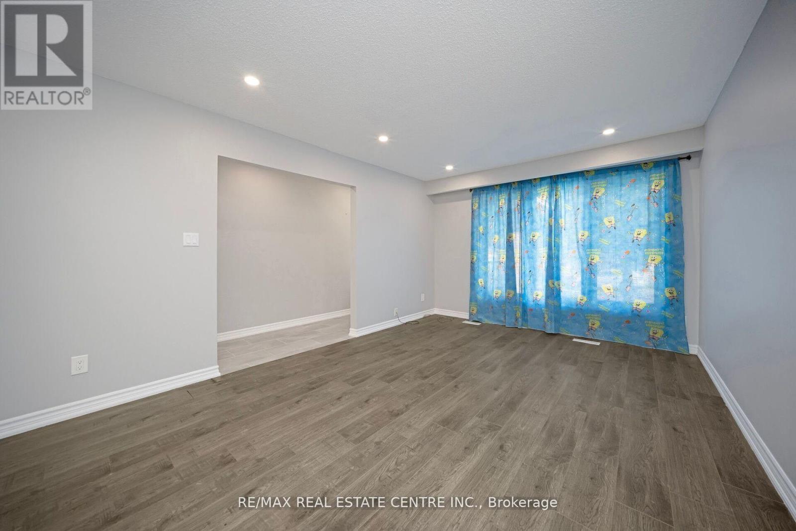 35 Madison Street, Brampton, Ontario  L6S 3C4 - Photo 8 - W12684310