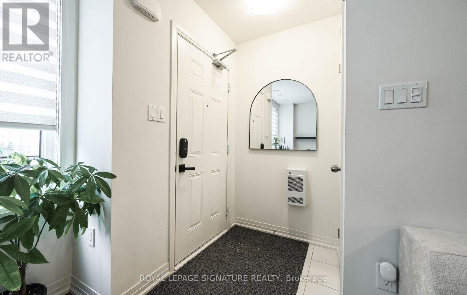 5 - 2232 Bromsgrove Road, Mississauga, Ontario  L5J 0B3 - Photo 3 - W12684328