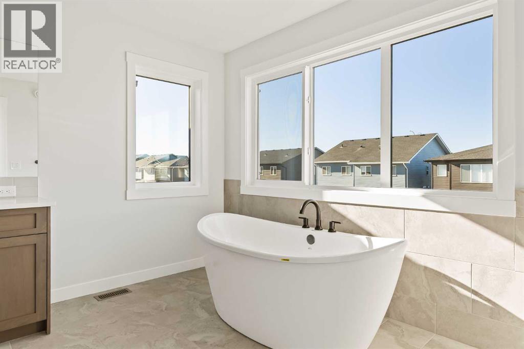 152 Creekstone Circle Sw, Calgary, Alberta  T2X 5M6 - Photo 25 - A2268293