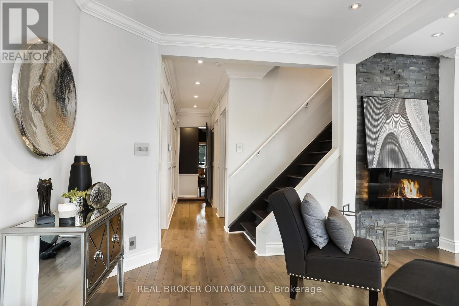 231 #8 Highway, Hamilton, Ontario  L8G 1E2 - Photo 10 - X12684306