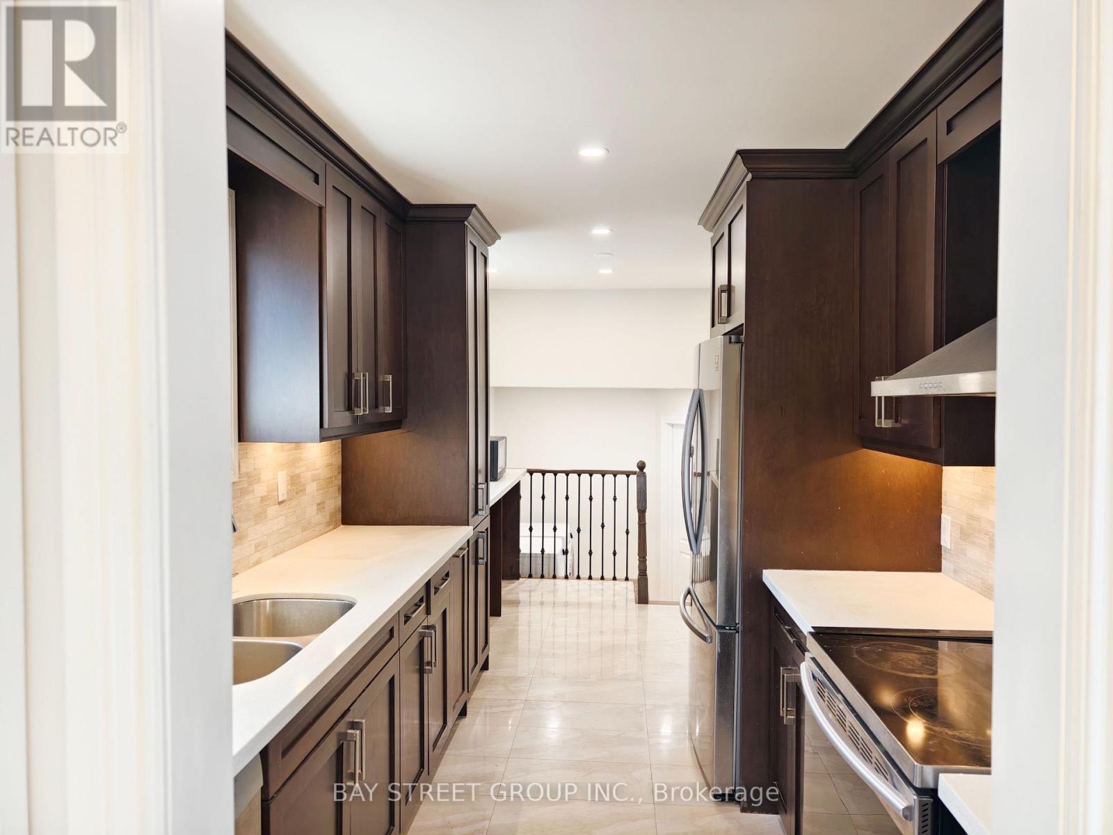 Upper - 2615 Windjammer Road, Mississauga, Ontario  L5L 1H7 - Photo 10 - W12678068