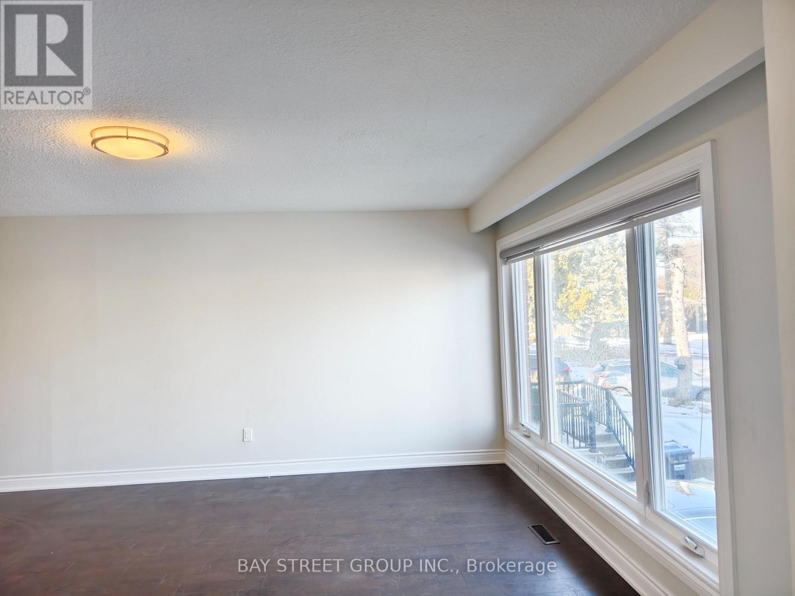 Upper - 2615 Windjammer Road, Mississauga, Ontario  L5L 1H7 - Photo 4 - W12678068