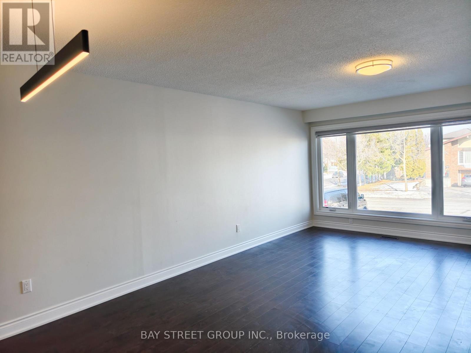 Upper - 2615 Windjammer Road, Mississauga, Ontario  L5L 1H7 - Photo 7 - W12678068