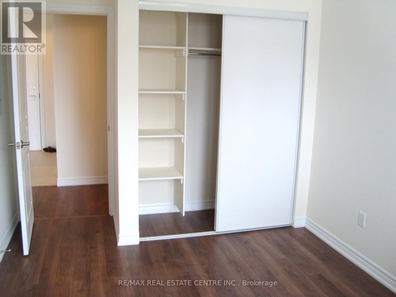 424 - 570 Lolita Gardens, Mississauga, Ontario  L5A 0A1 - Photo 10 - W12683824