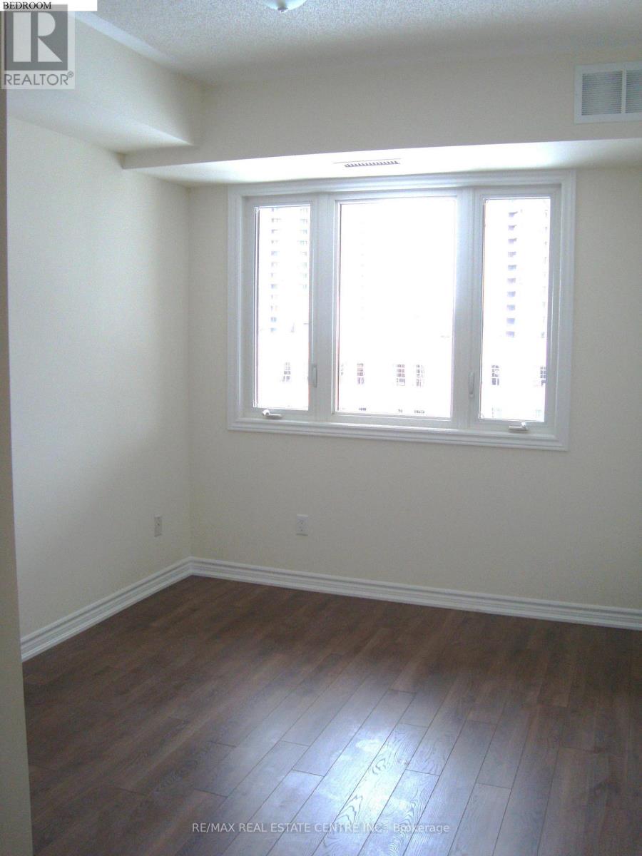 424 - 570 Lolita Gardens, Mississauga, Ontario  L5A 0A1 - Photo 9 - W12683824