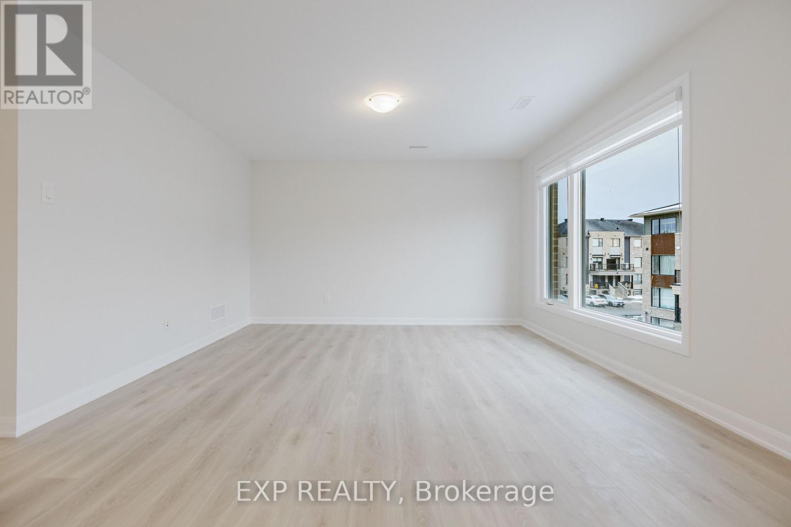 1245 Creekway Private, Ottawa, Ontario  K2T 0S8 - Photo 5 - X12684348