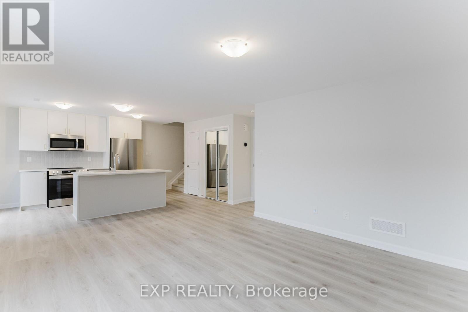 1245 Creekway Private, Ottawa, Ontario  K2T 0S8 - Photo 6 - X12684348