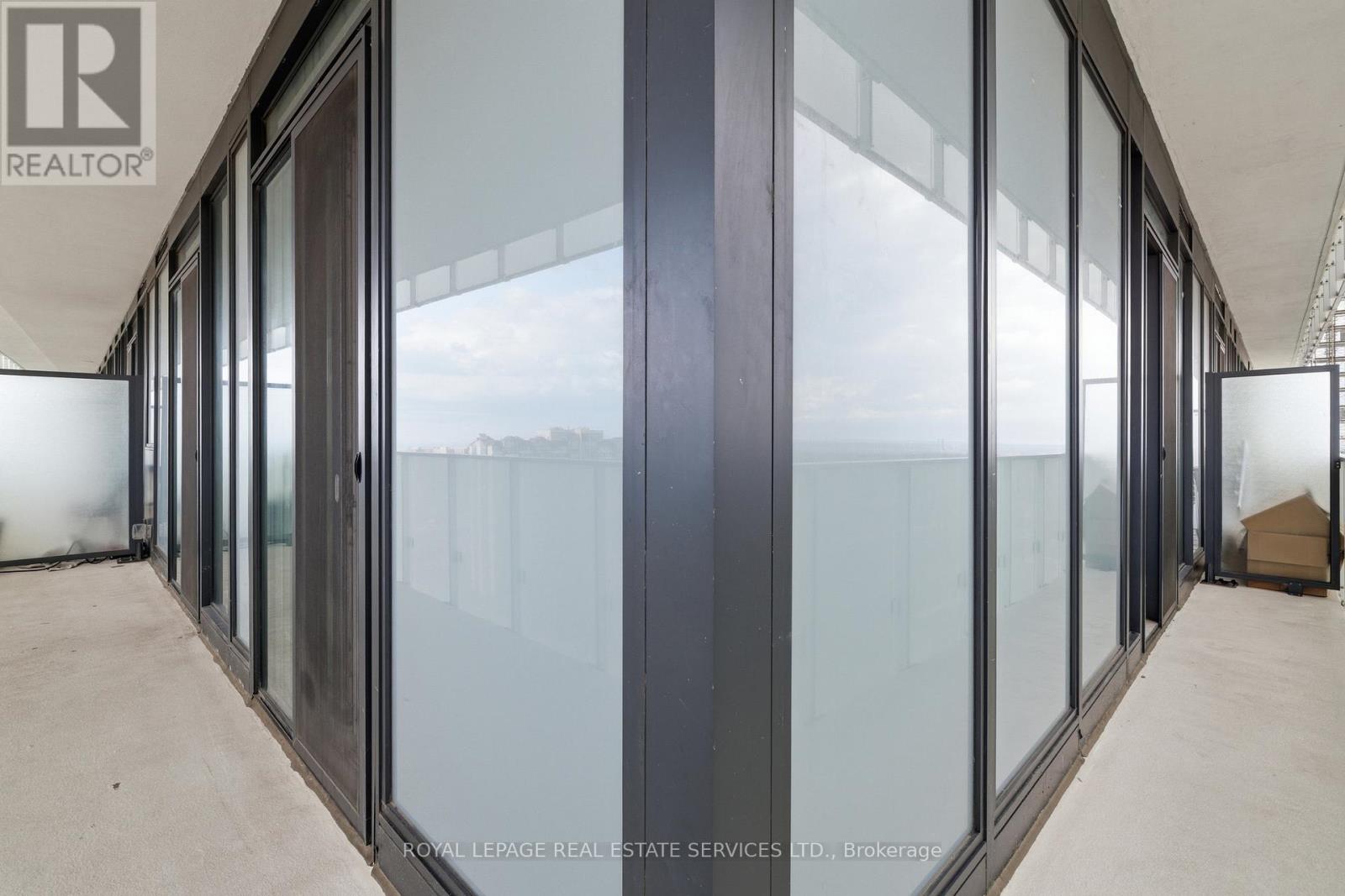 1811 - 3900 Confederation Parkway, Mississauga, Ontario L5B 0M3 - Photo 19 - W12684340