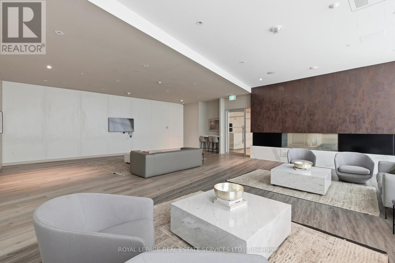 1811 - 3900 Confederation Parkway, Mississauga, Ontario L5B 0M3 - Photo 28 - W12684340