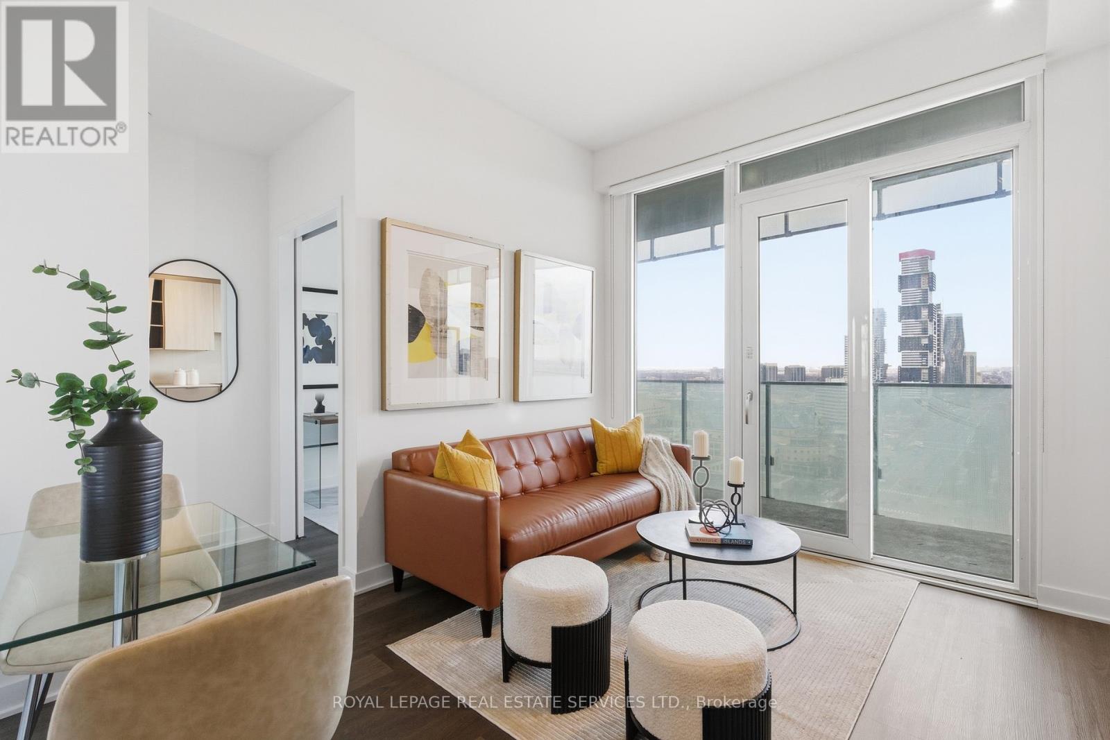 1811 - 3900 Confederation Parkway, Mississauga, Ontario L5B 0M3 - Photo 8 - W12684340