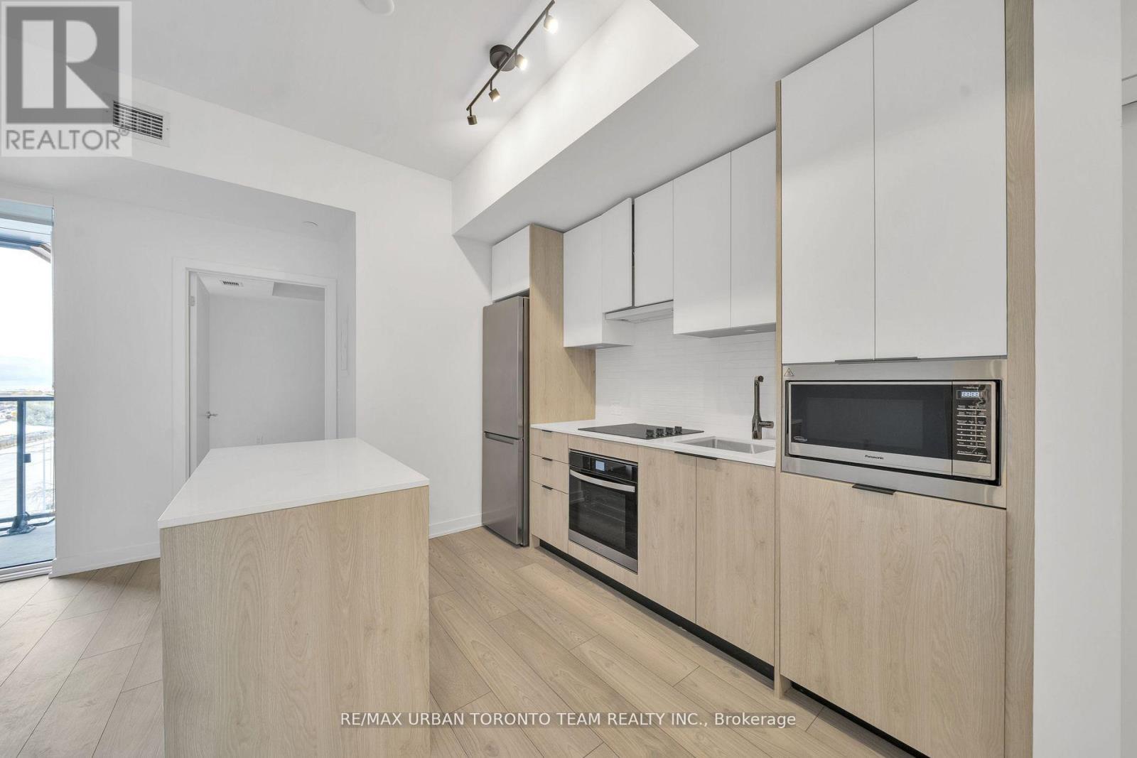 524 - 1007 The Queensway, Toronto, Ontario  M8Z 6C7 - Photo 3 - W12684344