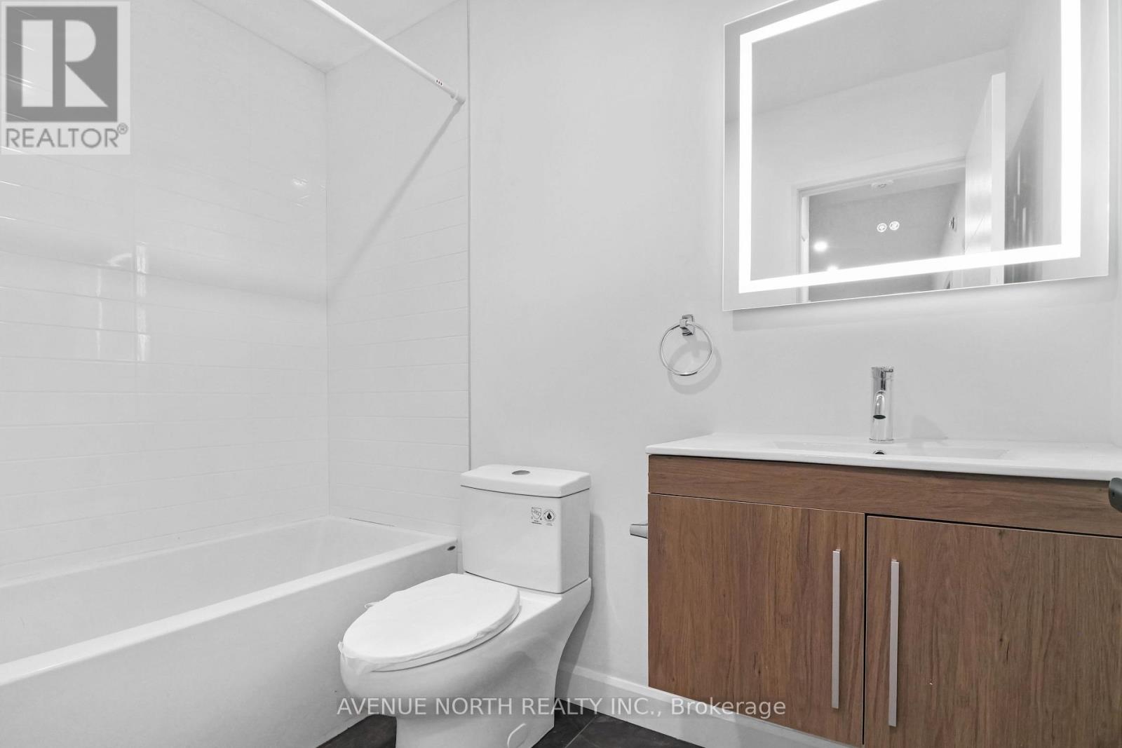 4 - 96 Jolliet Avenue, Ottawa, Ontario  K1L 5H2 - Photo 6 - X12606094