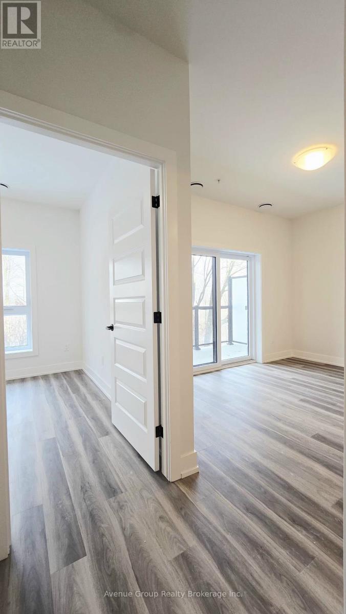 105 - 1100 Lackner Place, Kitchener, Ontario  N2A 0M1 - Photo 14 - X12684342