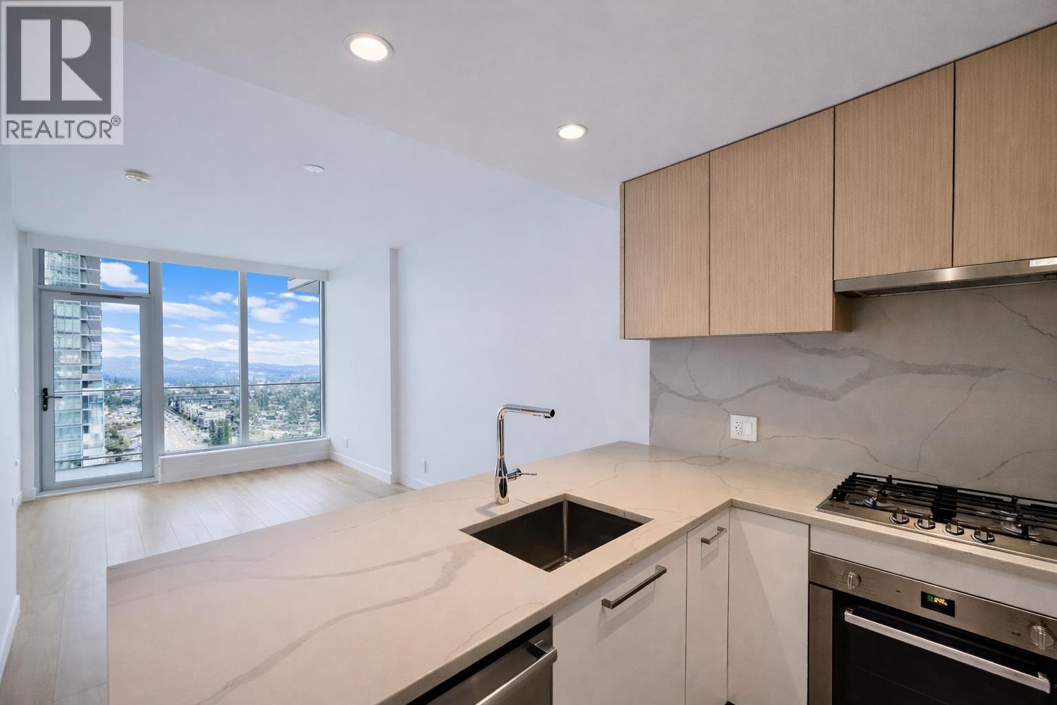 2605 567 Clarke Road, Coquitlam, British Columbia  V3J 0K7 - Photo 5 - R3077471