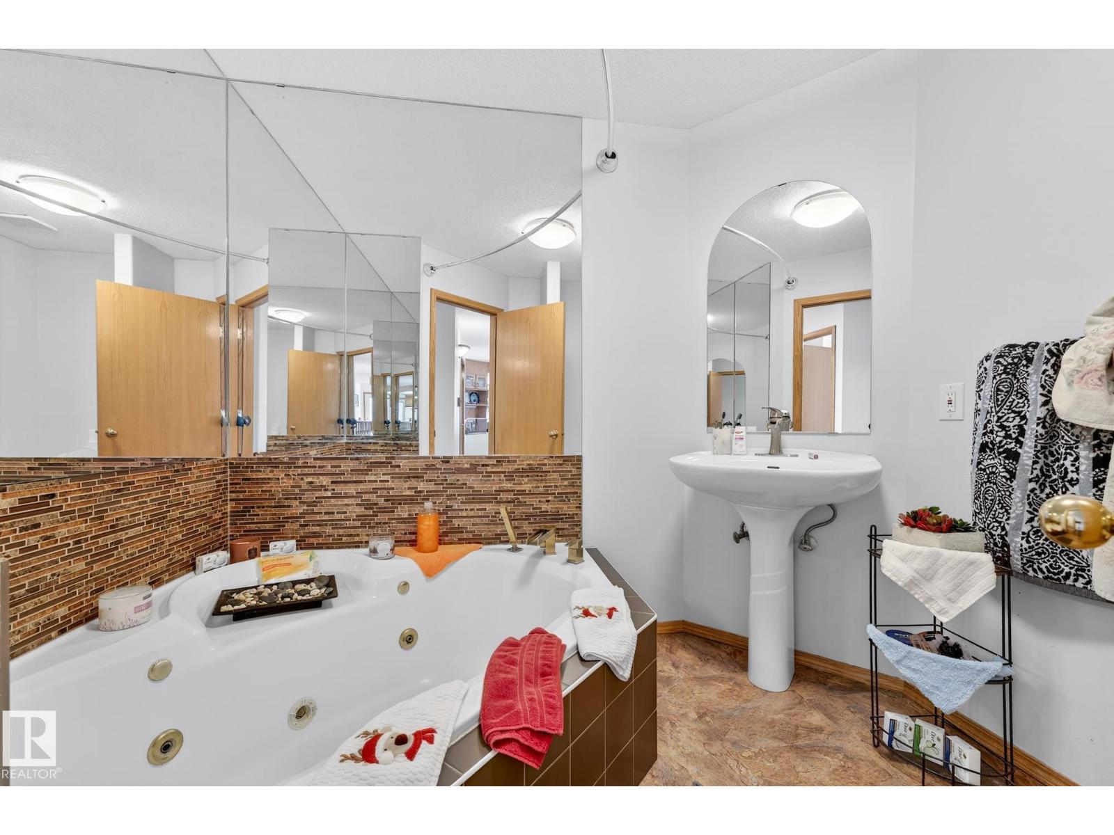 15411 67a Nw, Edmonton, Alberta  T5Z 2W8 - Photo 19 - E4469687