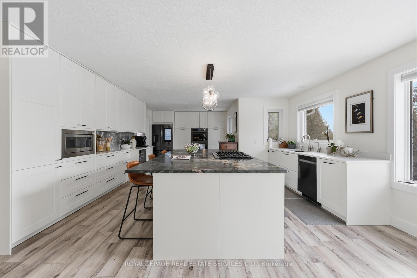 239 Rolling Acres Court, Kitchener, Ontario  N2A 3W5 - Photo 21 - X12681394