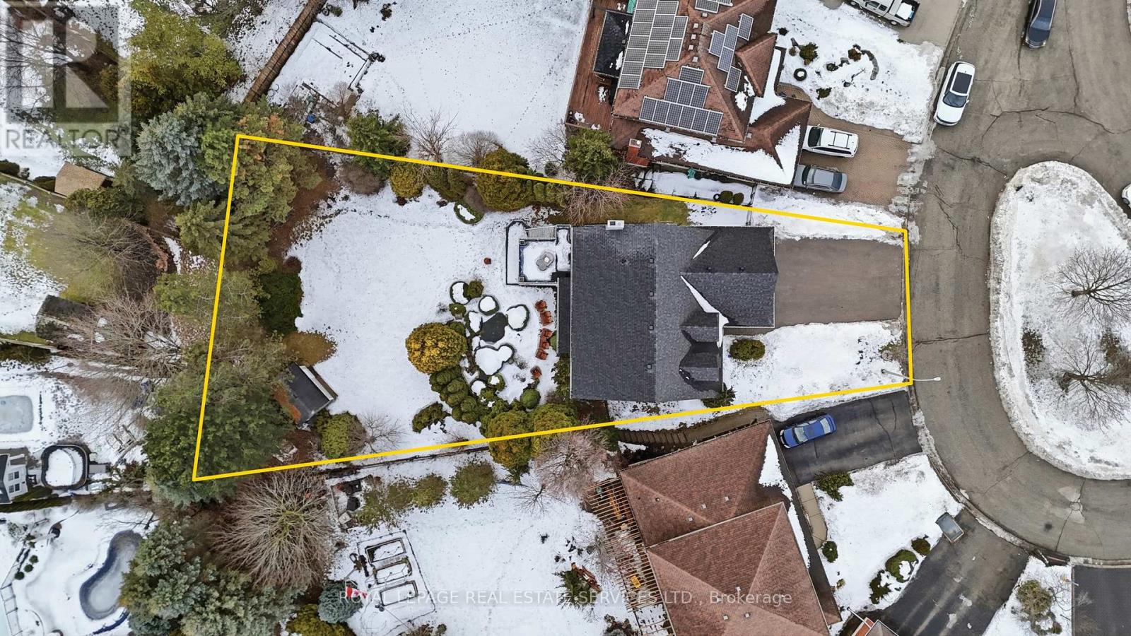 239 Rolling Acres Court, Kitchener, Ontario  N2A 3W5 - Photo 2 - X12681394