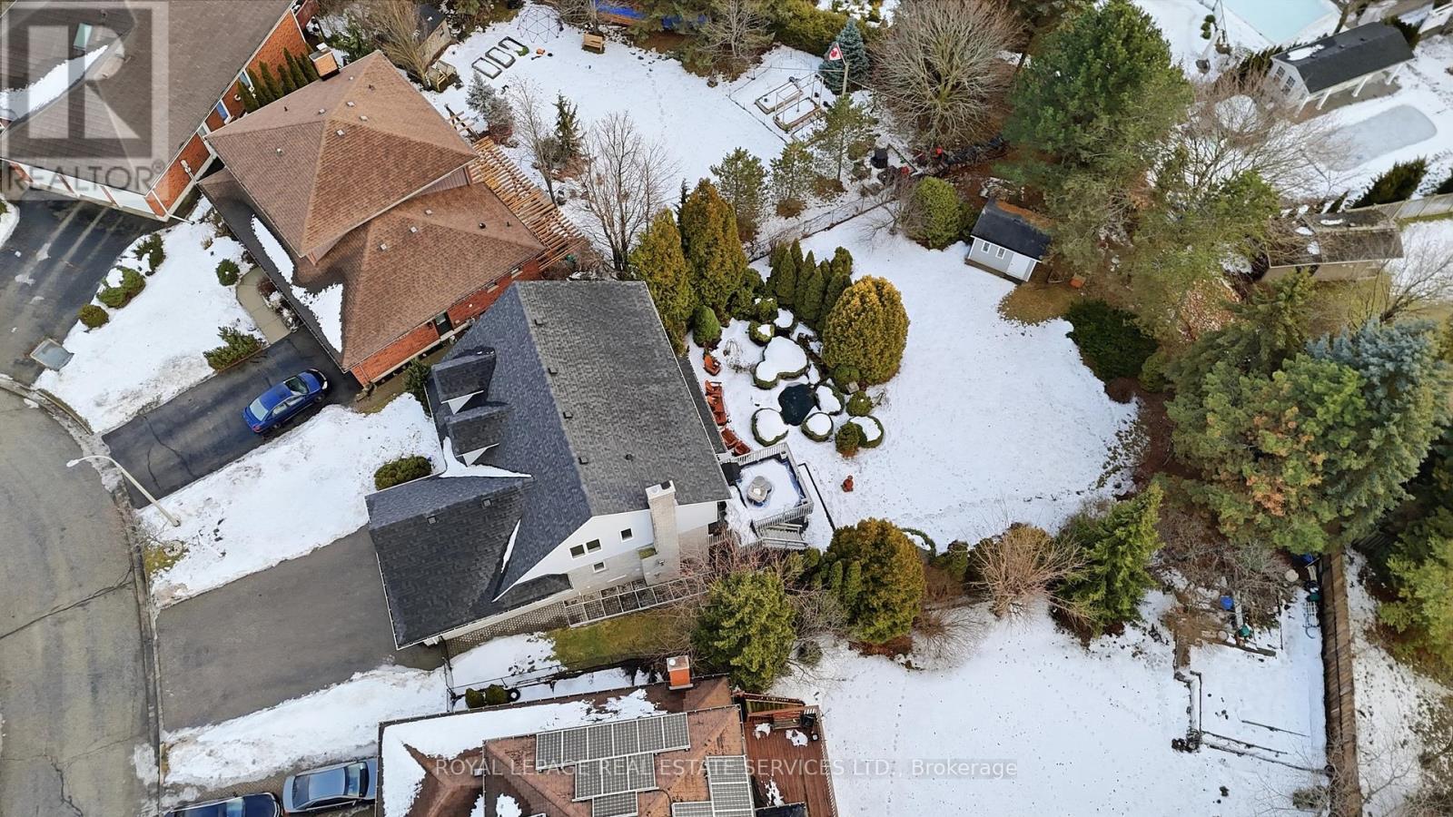 239 Rolling Acres Court, Kitchener, Ontario  N2A 3W5 - Photo 4 - X12681394