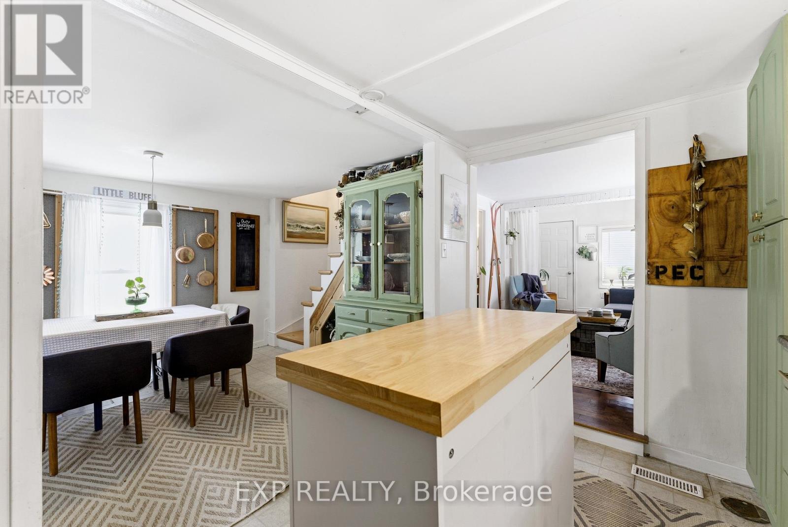 41 Lake Street, Prince Edward County, Ontario  K0K 2T0 - Photo 10 - X12684368