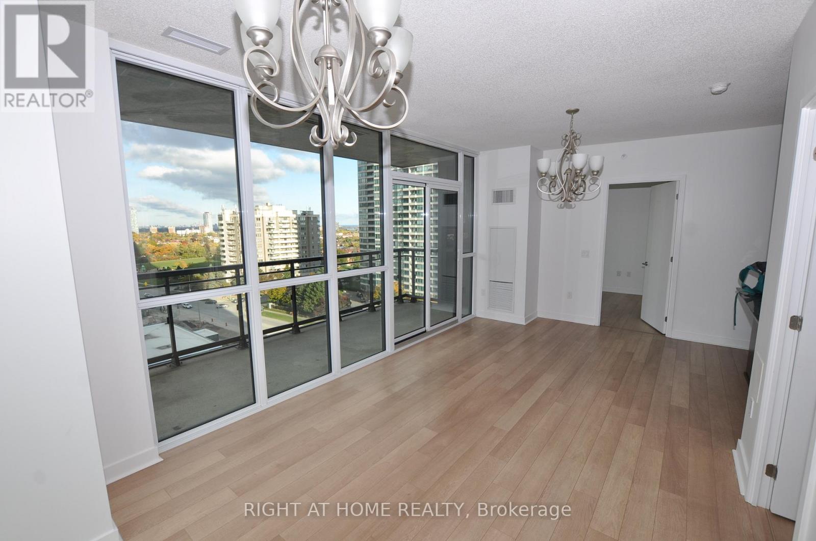 909 - 3975 Grand Park Drive, Mississauga, Ontario L5B 0K4 - Photo 6 - W12684360