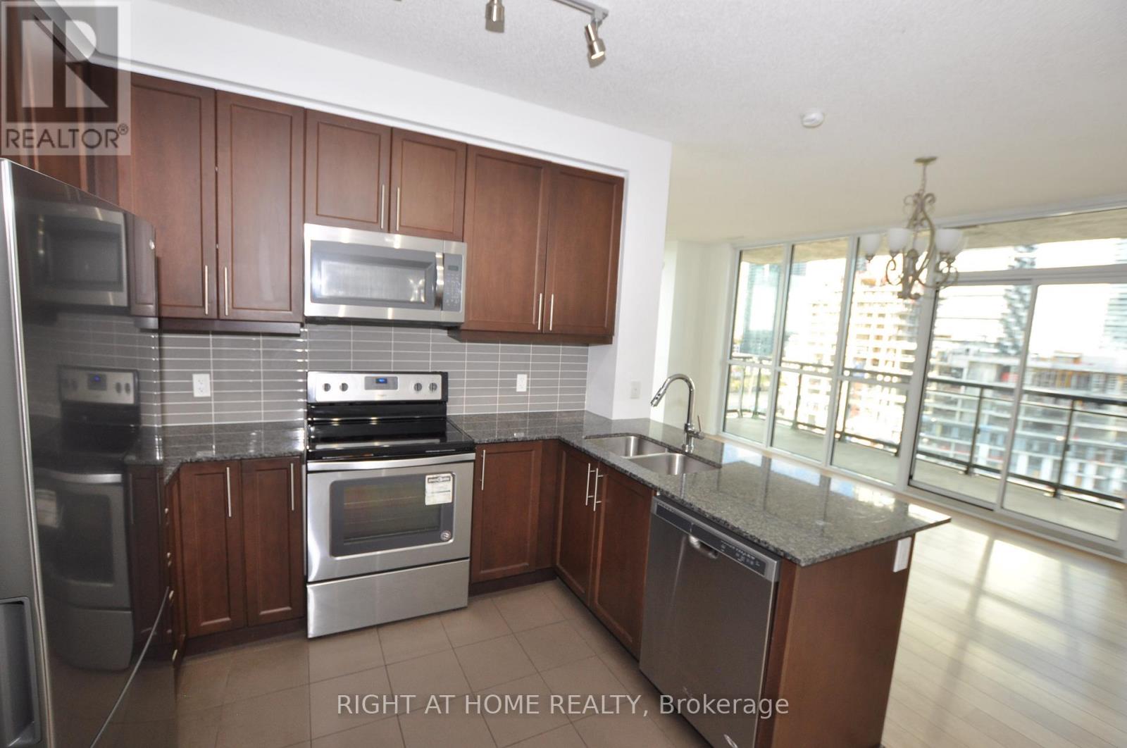 909 - 3975 Grand Park Drive, Mississauga, Ontario L5B 0K4 - Photo 7 - W12684360