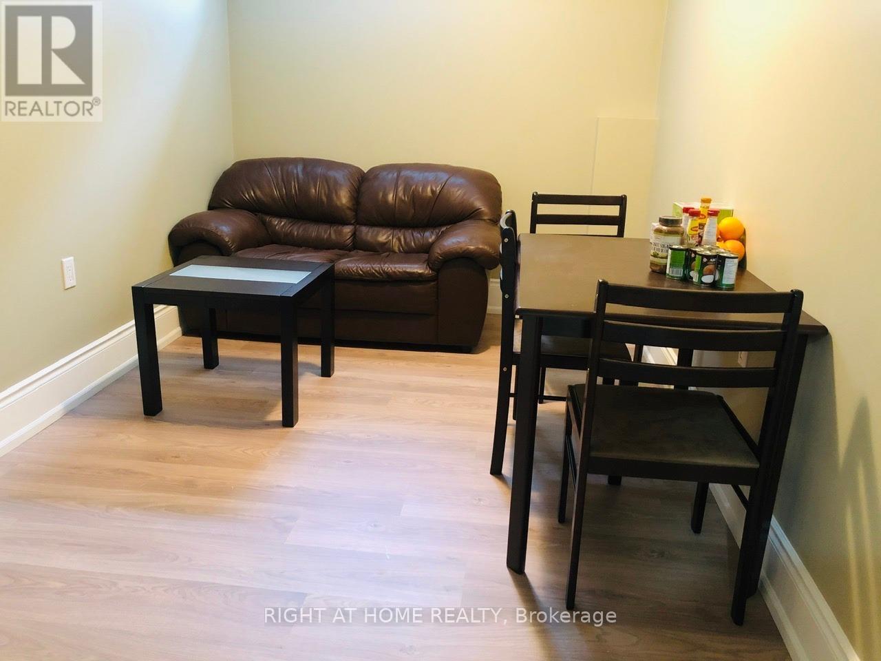 Lower - 133 Meadowvale Drive, Toronto, Ontario  M8Z 3K2 - Photo 7 - W12684374