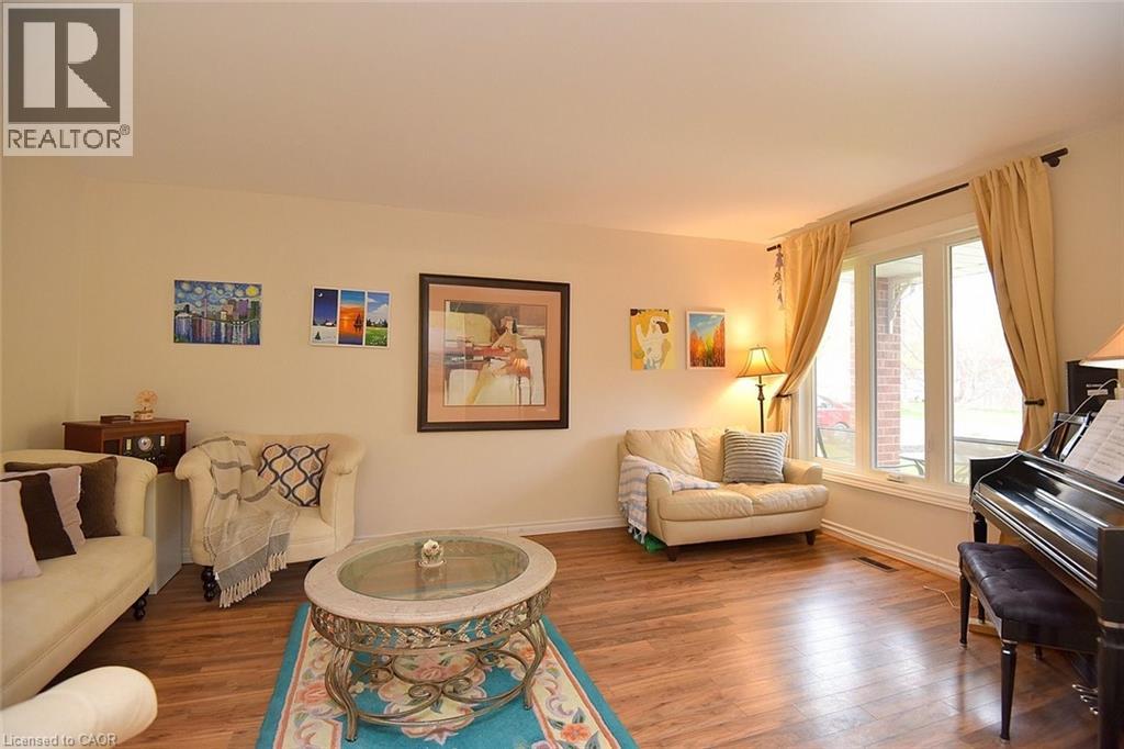 43 Niska Drive, Waterdown, Ontario  L0R 2H3 - Photo 4 - 40797504