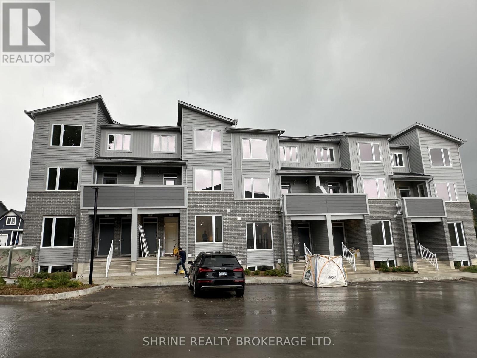 7 - 990 DEVERON CRESCENT, London South, Ontario