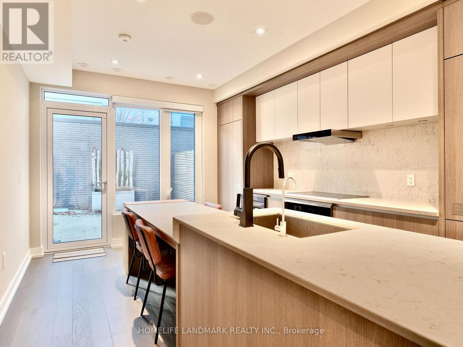 6 - 33 Dundonald Street, Toronto, Ontario  M4Y 1K3 - Photo 3 - C12684382