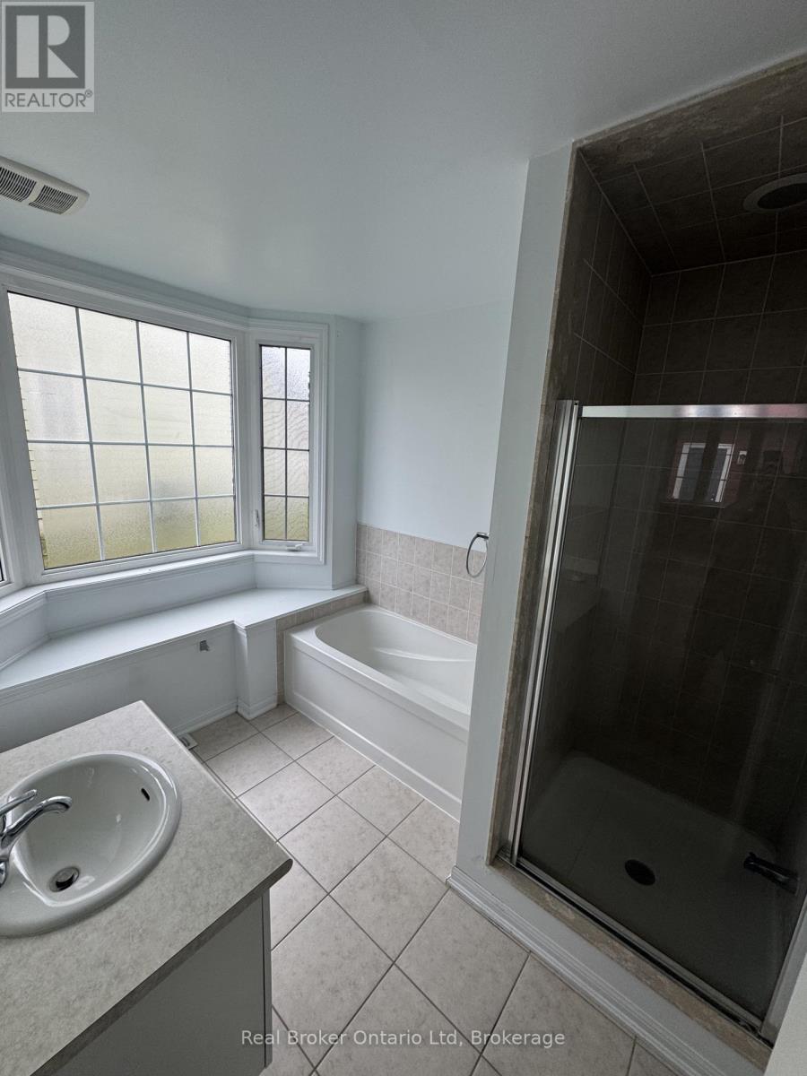 21 Village Gate Drive, Wasaga Beach, Ontario  L9Z 0G3 - Photo 12 - S12684406