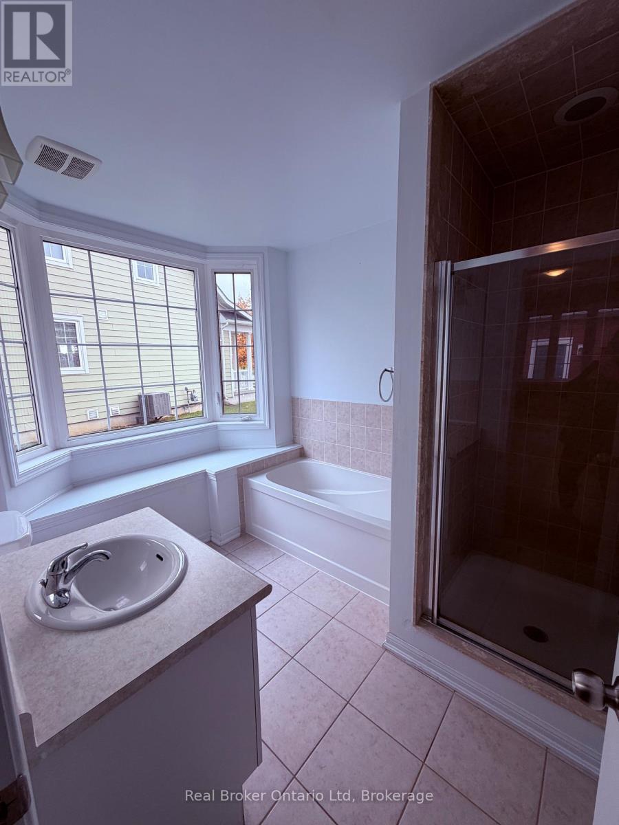 21 Village Gate Drive, Wasaga Beach, Ontario  L9Z 0G3 - Photo 13 - S12684406