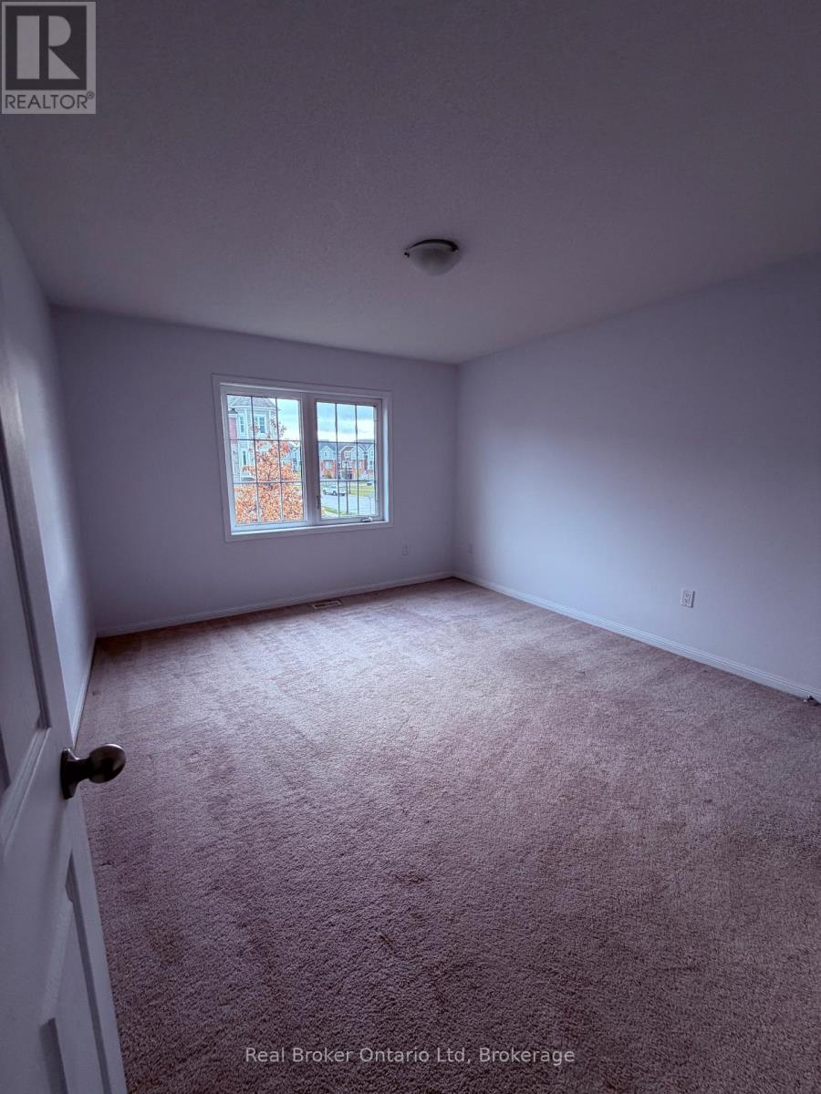 21 Village Gate Drive, Wasaga Beach, Ontario  L9Z 0G3 - Photo 15 - S12684406