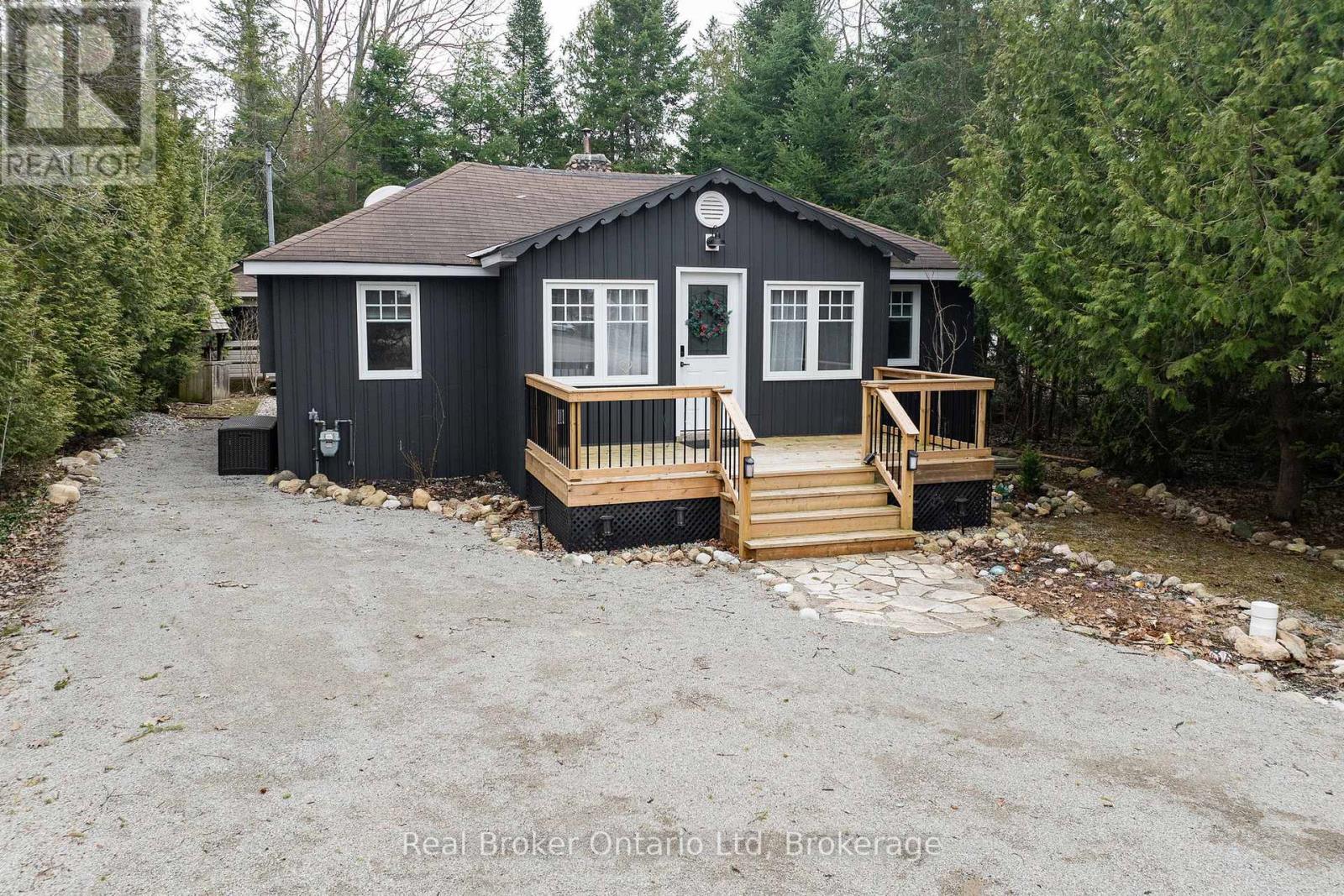 1071 Lawson Road, Tiny, Ontario  L0L 1P0 - Photo 2 - S12684408