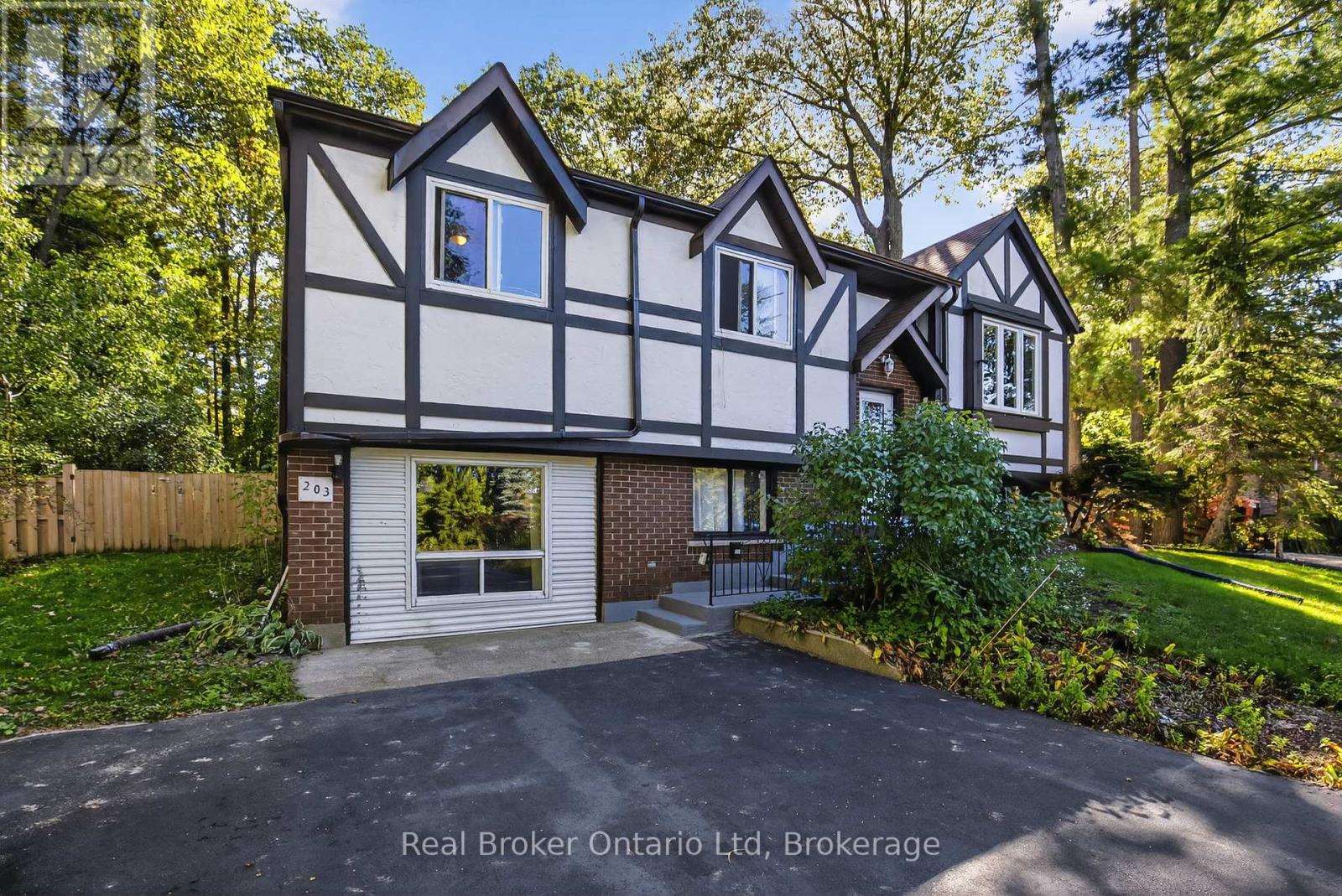 203 Knox Road W, Wasaga Beach, Ontario  L9Z 2A7 - Photo 2 - S12684410