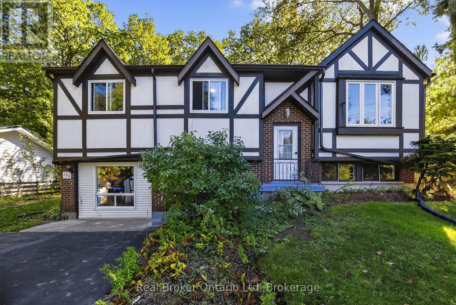 203 Knox Road W, Wasaga Beach, Ontario  L9Z 2A7 - Photo 3 - S12684410