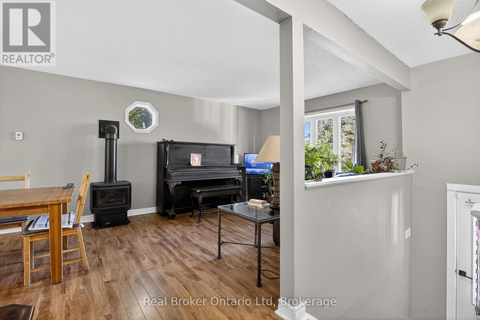 203 Knox Road W, Wasaga Beach, Ontario  L9Z 2A7 - Photo 4 - S12684410