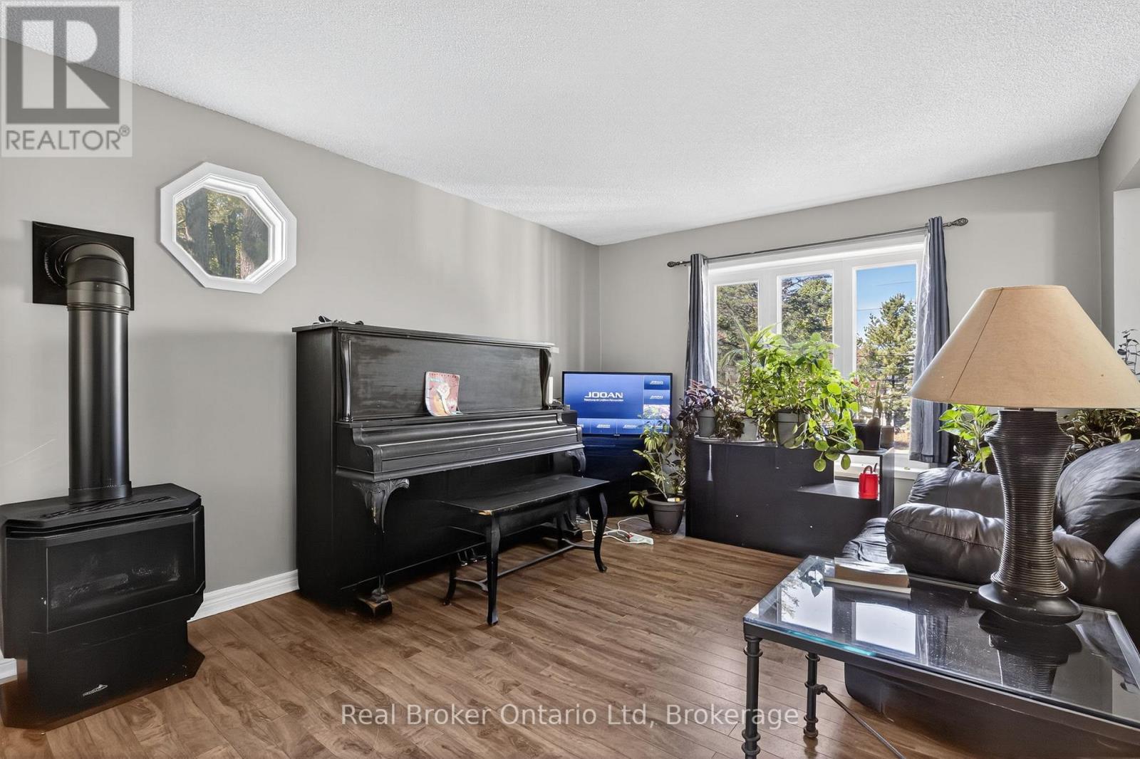 203 Knox Road W, Wasaga Beach, Ontario  L9Z 2A7 - Photo 6 - S12684410