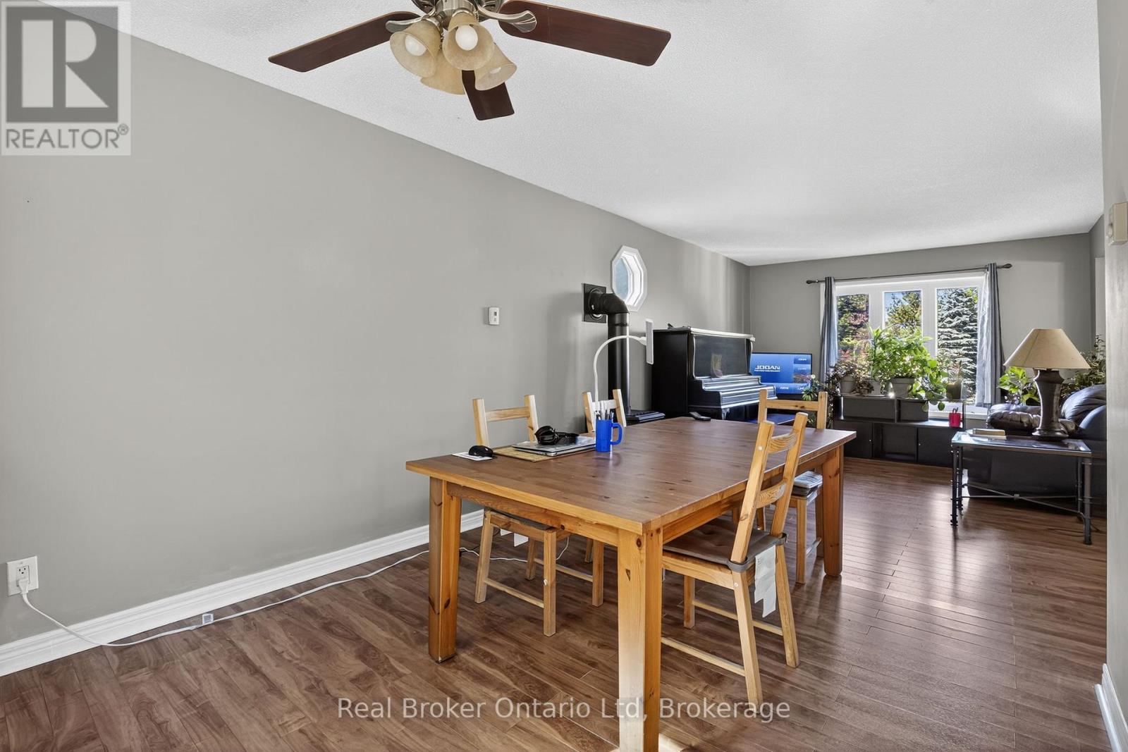 203 Knox Road W, Wasaga Beach, Ontario  L9Z 2A7 - Photo 8 - S12684410