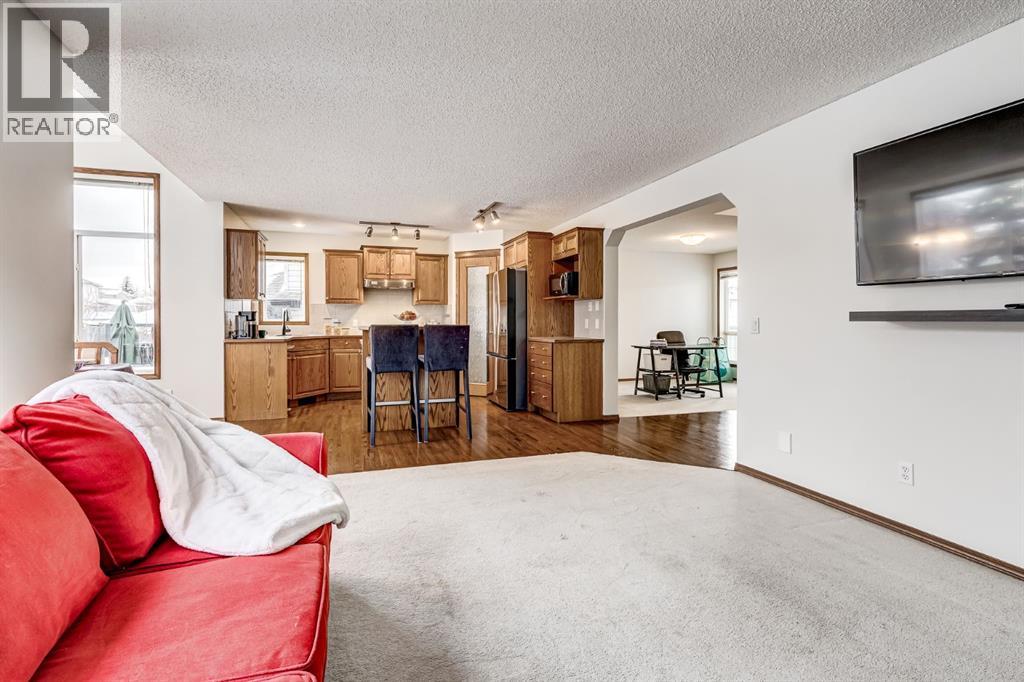 149 Coventry Court Ne, Calgary, Alberta  T3K 5E9 - Photo 5 - A2275096