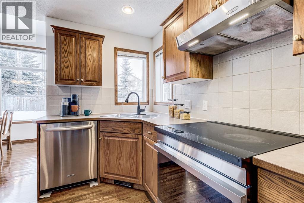 149 Coventry Court Ne, Calgary, Alberta  T3K 5E9 - Photo 10 - A2275096