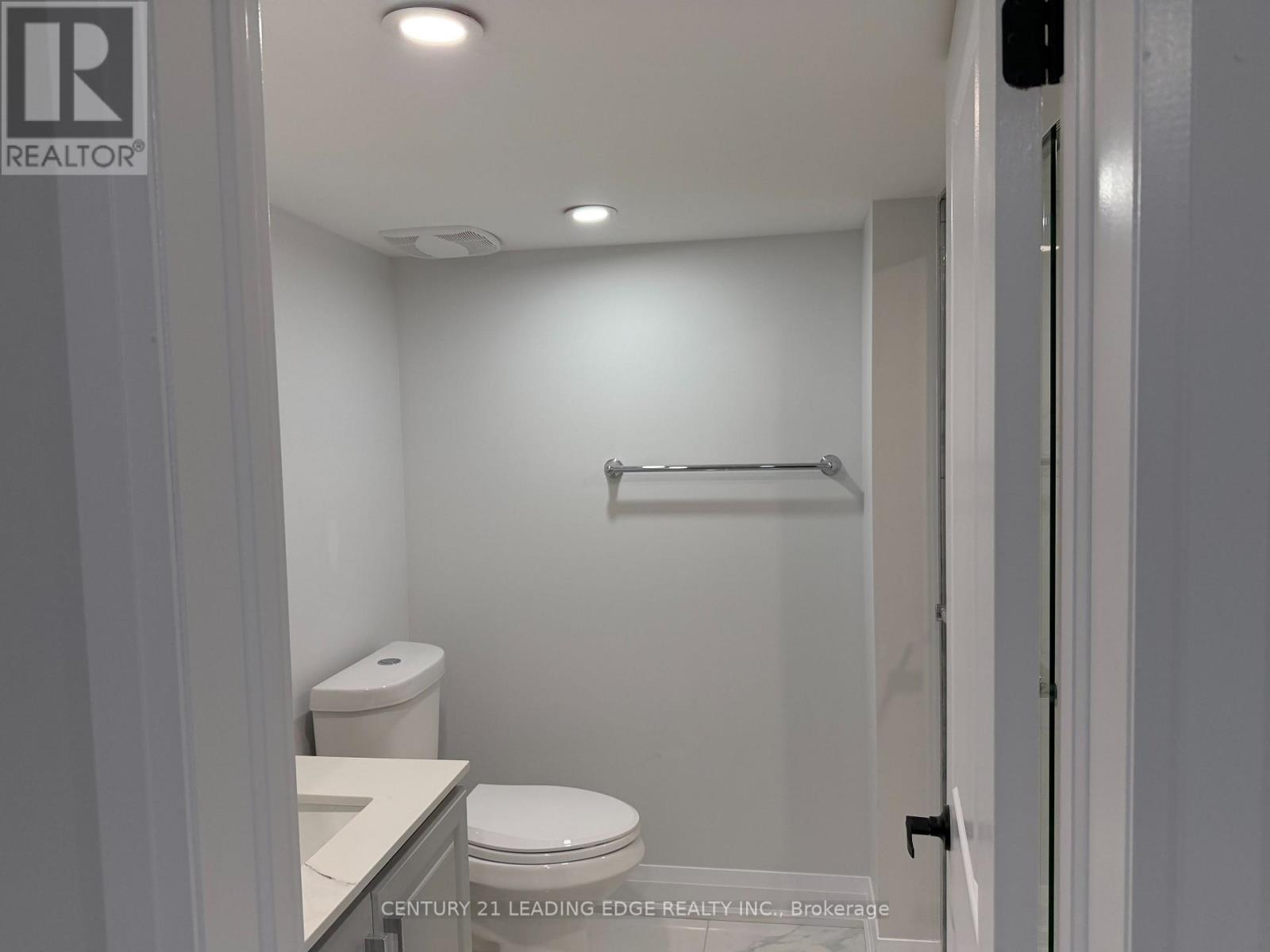 1 Toulouse Street, Whitby, Ontario  L1P 0J2 - Photo 11 - E12684400