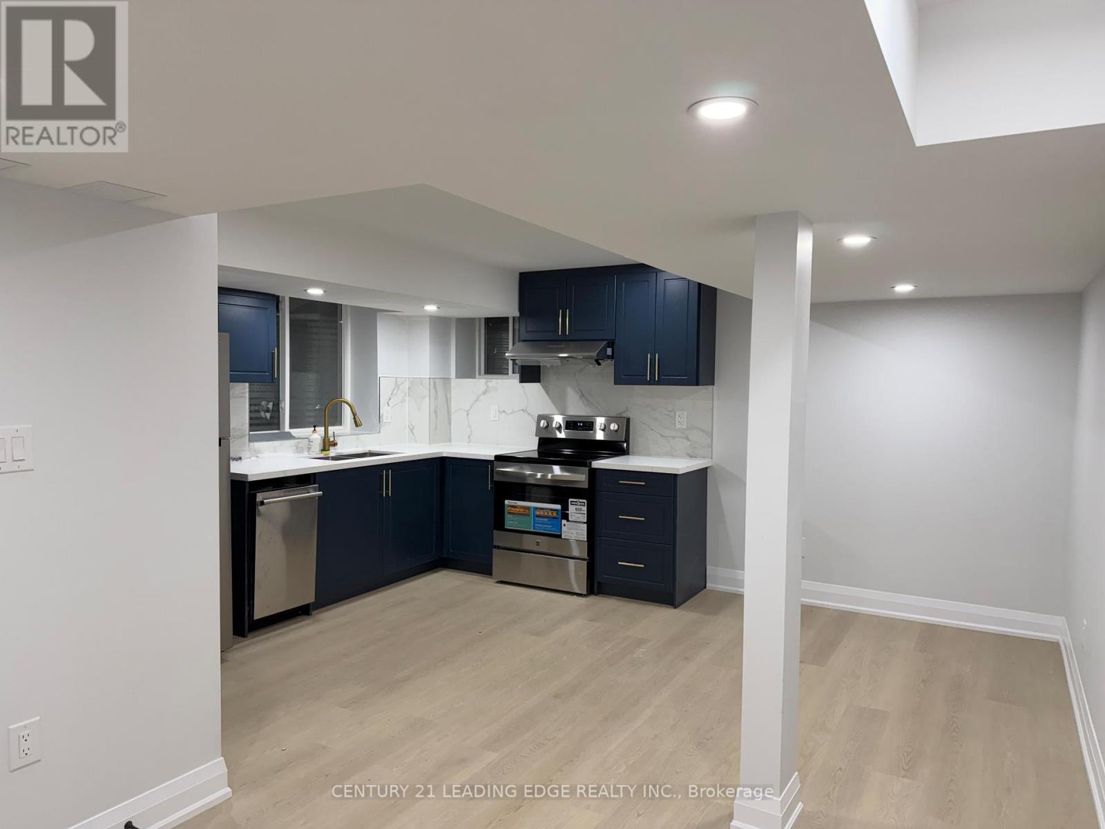 1 Toulouse Street, Whitby, Ontario  L1P 0J2 - Photo 3 - E12684400