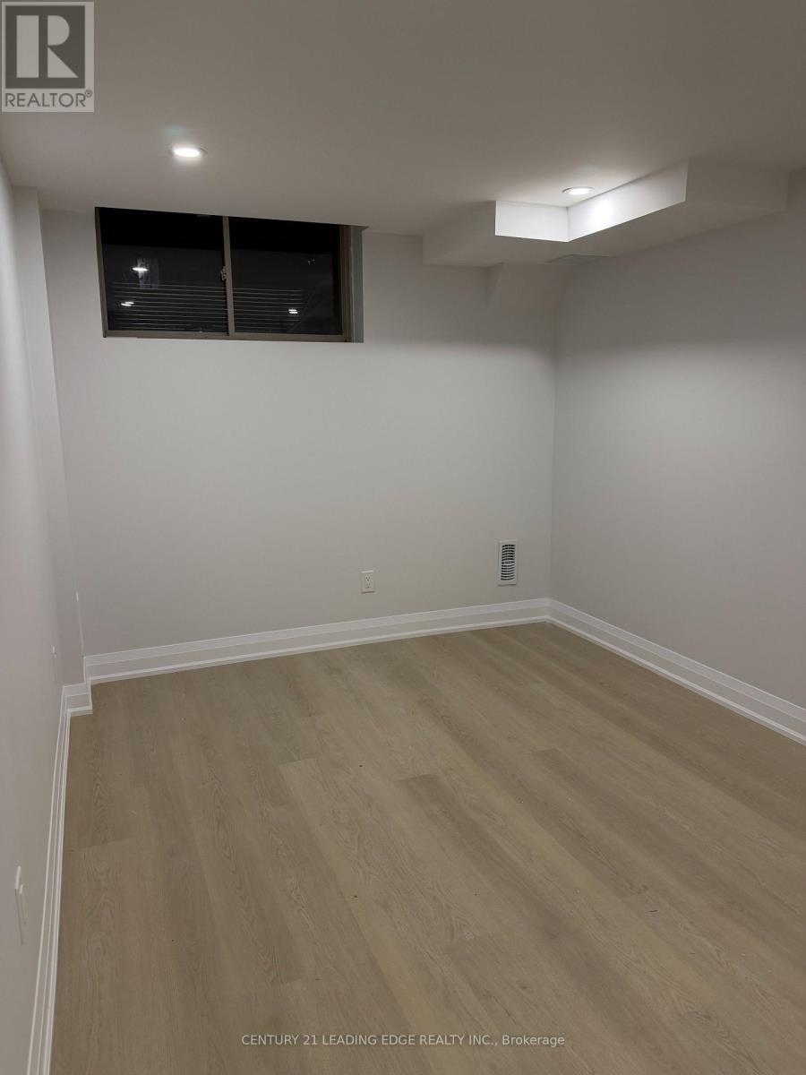 1 Toulouse Street, Whitby, Ontario  L1P 0J2 - Photo 4 - E12684400