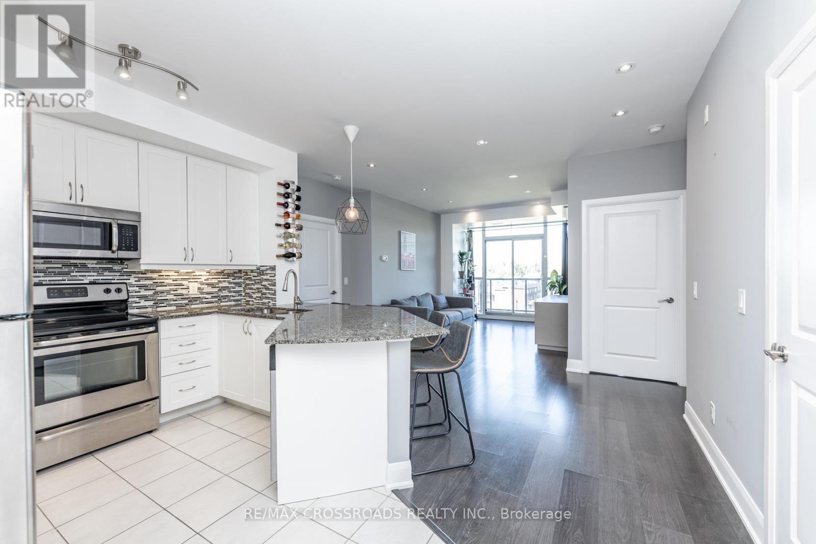 610 - 4700 Highway 7 Rd, Vaughan, Ontario  L4L 0B3 - Photo 10 - N12684404